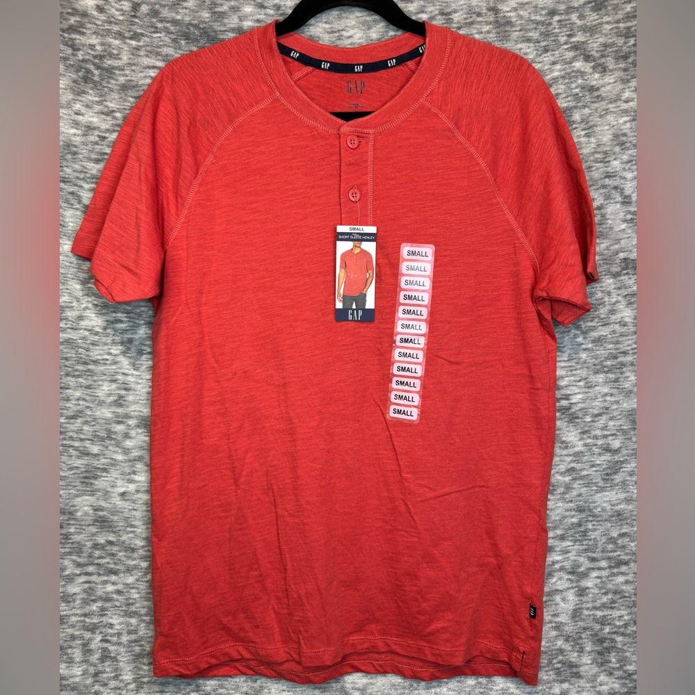 GAP Men's Short Sleeve Henley Shirt Size Small Brick Red Orange T-Shirt NEW